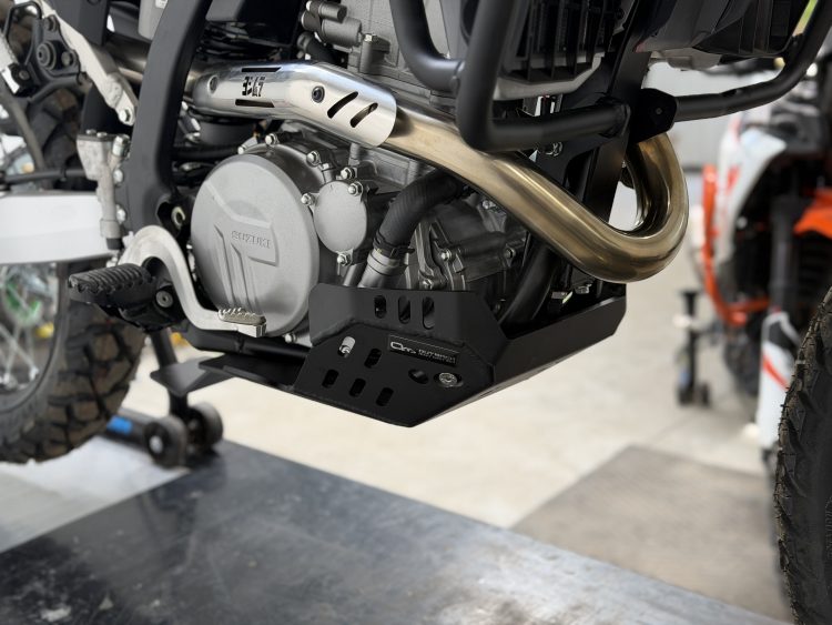 Suzuki DR-Z4S – Skid Plate – Outback Motortek USA West